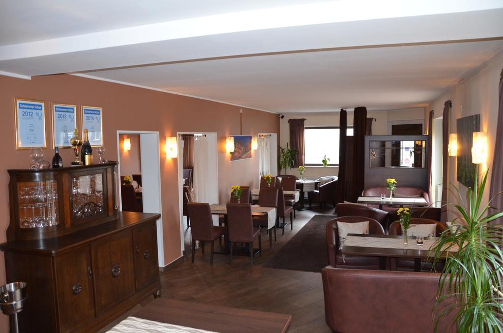 Lukas Restaurant Hotel Lounge Bar Schwarzheide Exterior photo